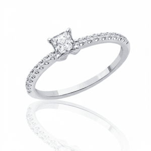 pierscionek-z-bialego-zlota-z-diamentem-typu-princess-3